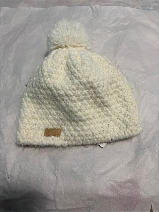 edge Accessories - edge Cream Knit Pom Beanie